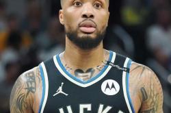  赛后法甲传出新动向，密尔沃基雄鹿单刀错失，管理层表态：质疑声仍在，资深球员宣示担当-pg电子入口