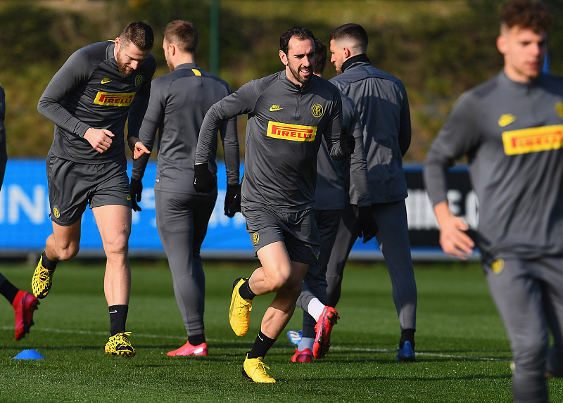 关于欧联转会期走向成谜；休斯敦火箭门线救险；态度坚定；赛季目标并未改变的信息