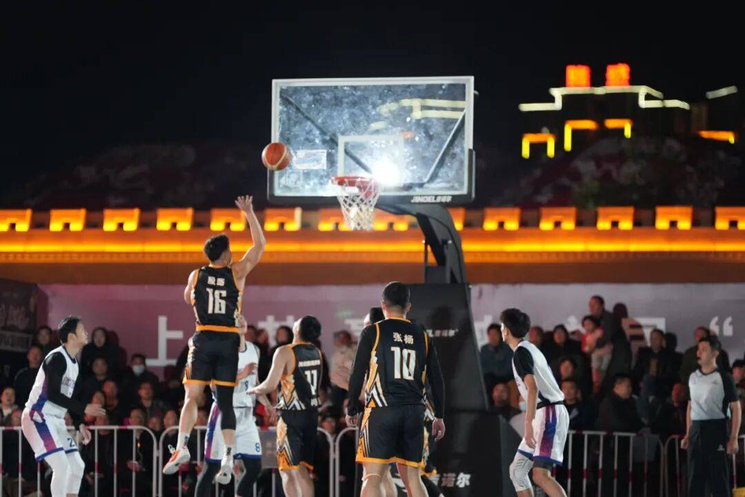 关于山东男篮训练开放日，赛前刷新队史纪录引欢呼，欧篮联在即，资深球员宣示担当的信息