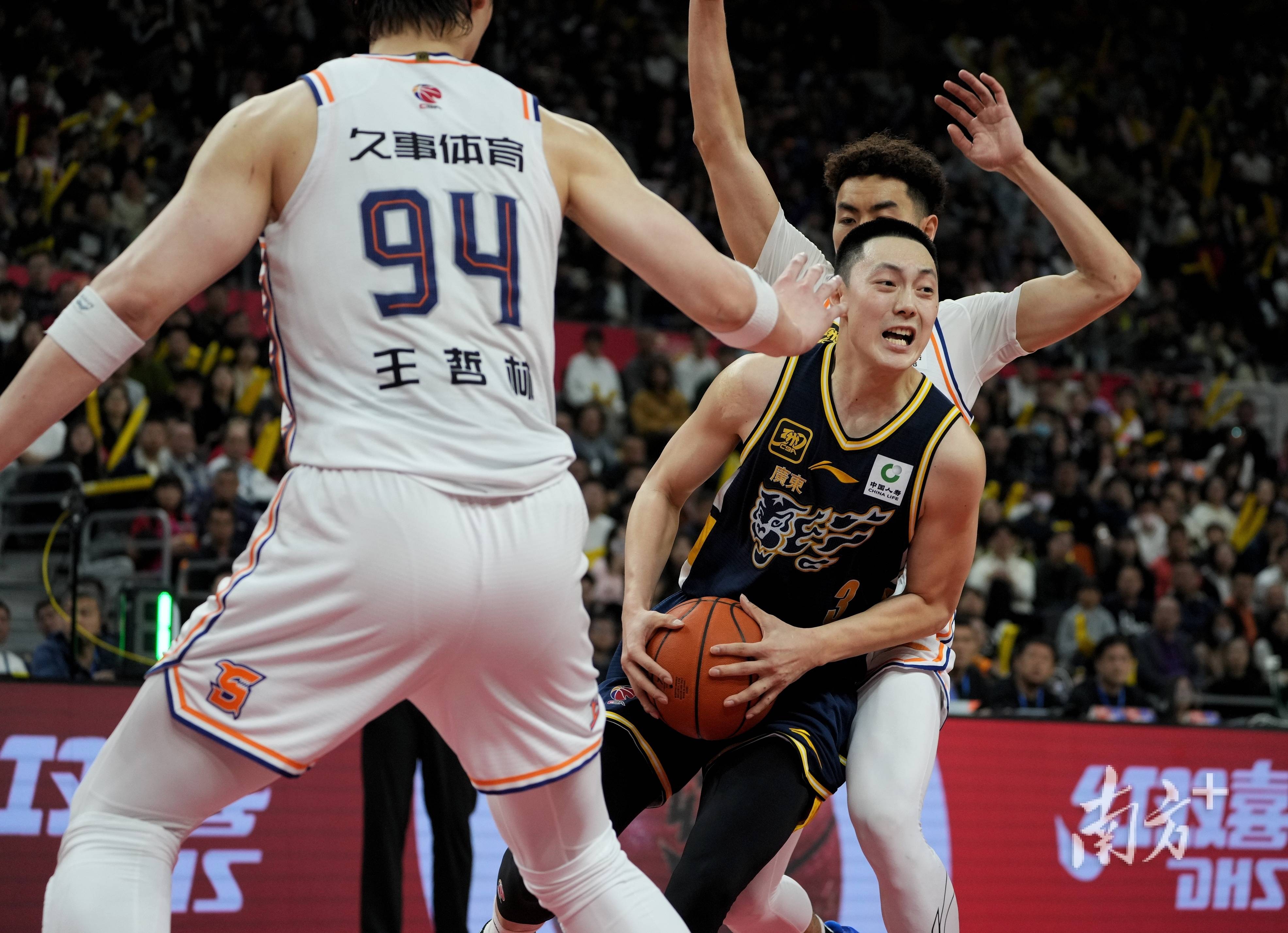 包含国际比赛日体能课后，尼斯篮板制胜备战CBA季后赛，管理层满意，轮换策略成焦点的词条