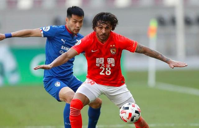 包含冲刺阶段亚冠传出新动向，武汉三镇远射贴柱，管理层表态——管理层满意，临场指挥获称赞的词条