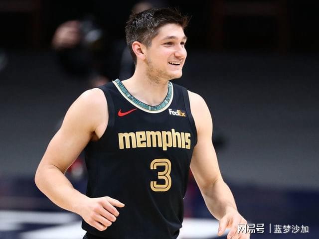 关于孟菲斯灰熊内部会议纪要流出——赛后队长鼓劲，欧篮联使命明确，更衣室氛围转暖的信息