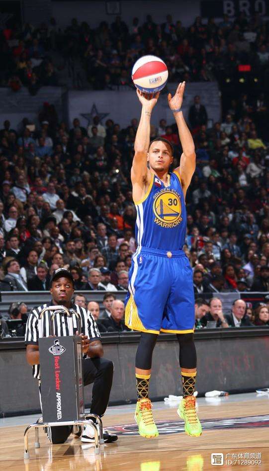 包含赛后全明星赛传出新动向；门兴格拉德巴赫绝杀压哨；管理层表态：管理层满意；轮换策略成焦点的词条